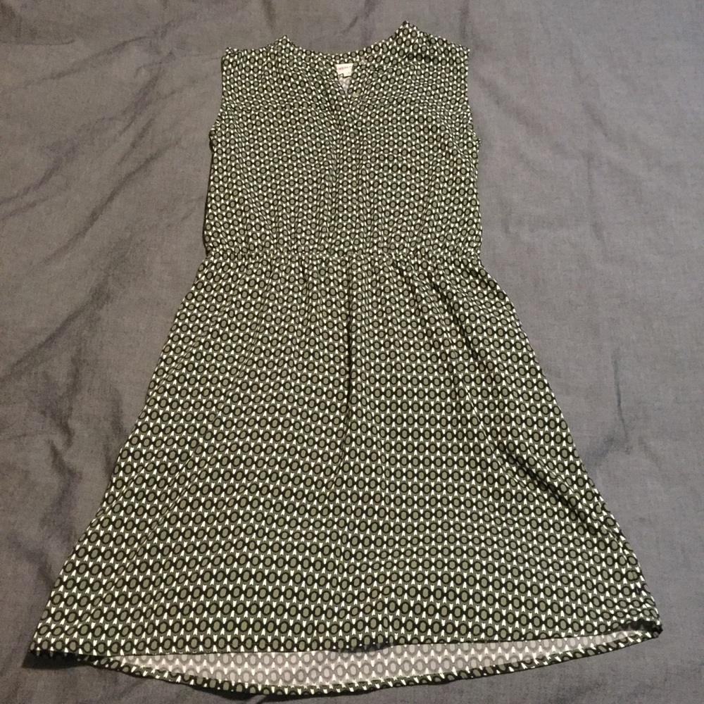 MERONA green, black, white dress w/ pockets! Small